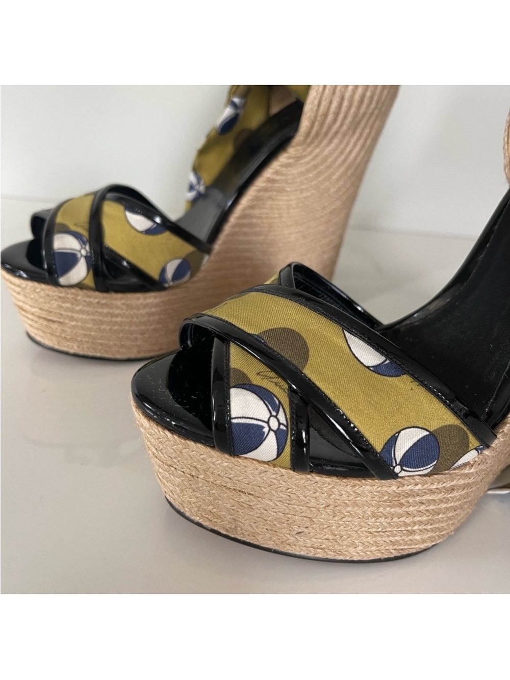 AUTHENTIC GUCCI RESORT COLLECTION WEDGES - Picture 8 of 10